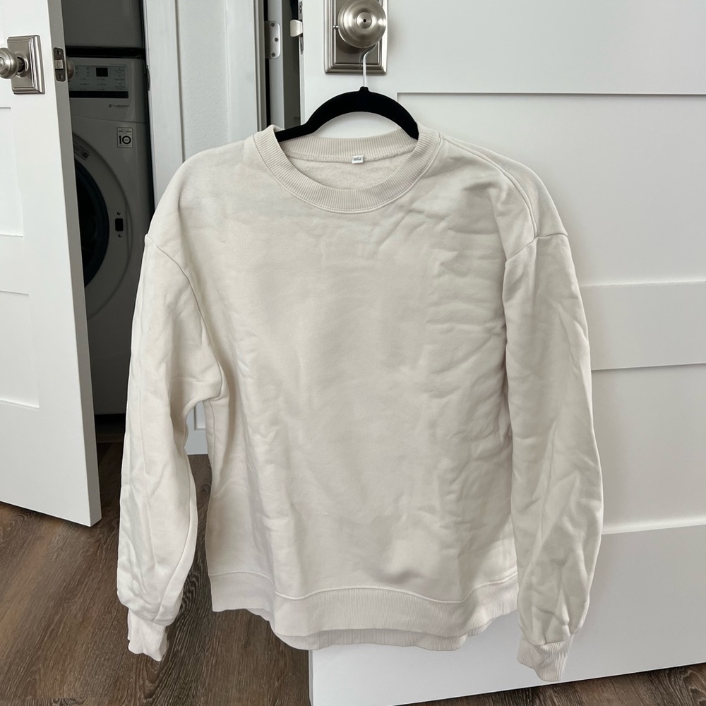 GU Oat Milk/Cream Crewneck Sweatshirt, Size S